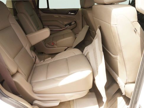 Used 2019 GMC Yukon SLT w/ Open Road Package AWD/4WD image 18