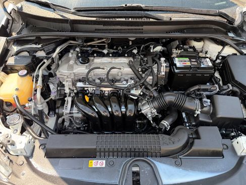 Used 2020 Toyota Corolla LE FWD image 32