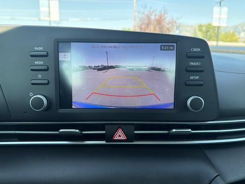 Used 2024 Hyundai Elantra SE FWD image 16