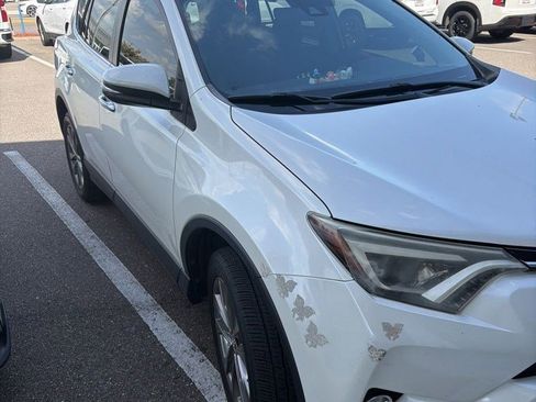 Used 2018 Toyota RAV4 Limited FWD image 8