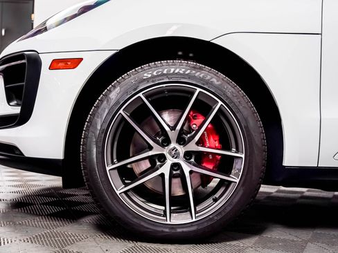 Certified 2026 Porsche Macan S AWD/4WD image 14
