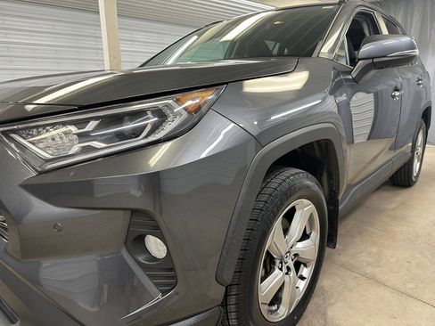 Used 2020 Toyota RAV4 Limited image 35