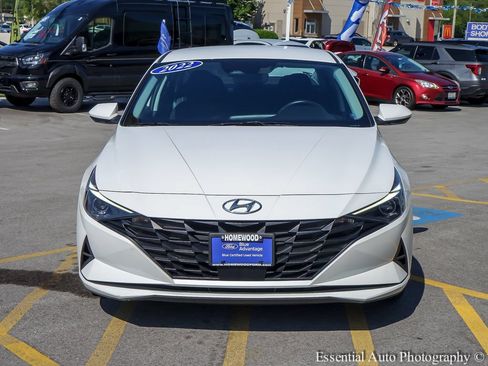 Used 2022 Hyundai Elantra SEL w/ Convenience Package FWD image 2