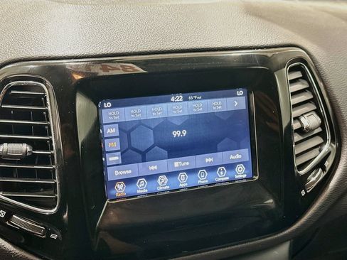 Used 2019 Jeep Compass Latitude FWD image 14