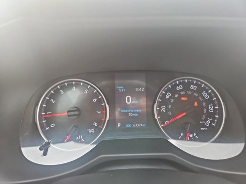 Used 2021 Toyota RAV4 LE image 14