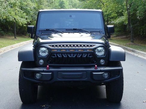 Used 2018 Jeep Wrangler Unlimited Rubicon AWD/4WD image 8