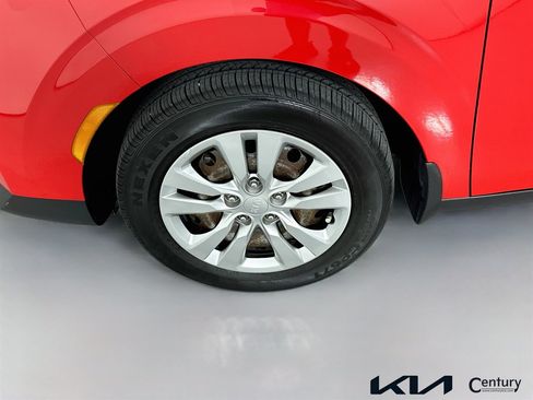 Certified 2021 Kia Soul LX FWD image 28