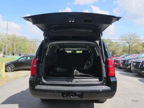 Used 2019 Chevrolet Suburban LT image 7