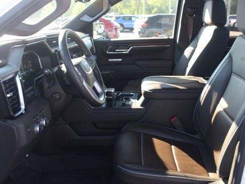 Used 2025 GMC Sierra 1500 Denali w/ Technology Package AWD/4WD image 16