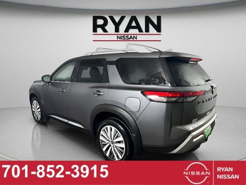 New 2025 Nissan Pathfinder Platinum image 8