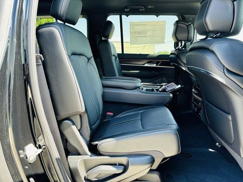 New 2024 Jeep Grand Wagoneer L 4WD w/ Convenience Group III image 37