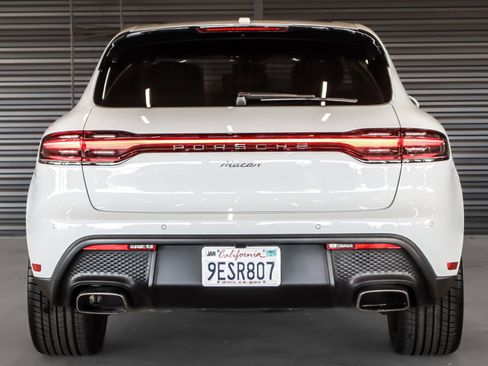 Certified 2023 Porsche Macan AWD/4WD image 9
