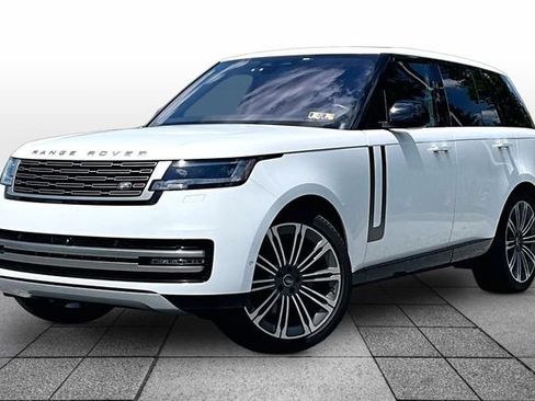 Used 2023 Land Rover Range Rover SE AWD/4WD image 2