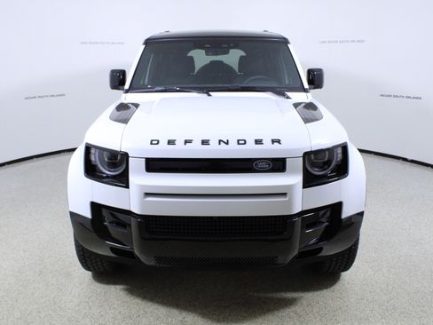 New 2026 Land Rover Defender 110 X-Dynamic SE image 2