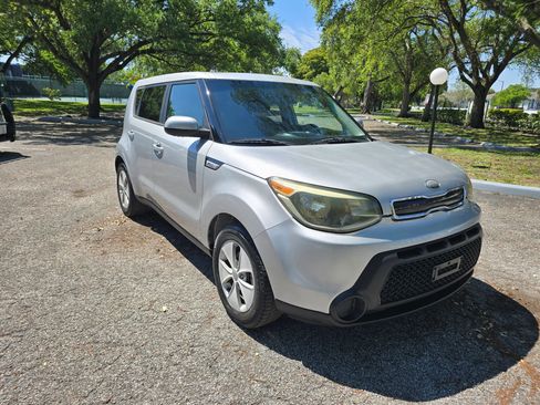 Used 2016 Kia Soul image 3
