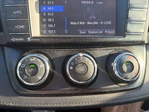 Used 2016 Toyota RAV4 LE FWD image 15