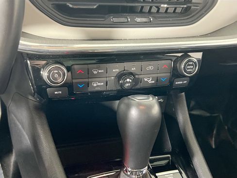 Used 2022 Jeep Compass Limited w/ Sun and Sound Group image 15