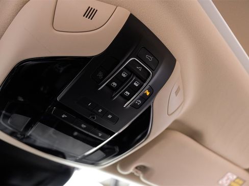 Used 2019 Maserati Levante Base image 34