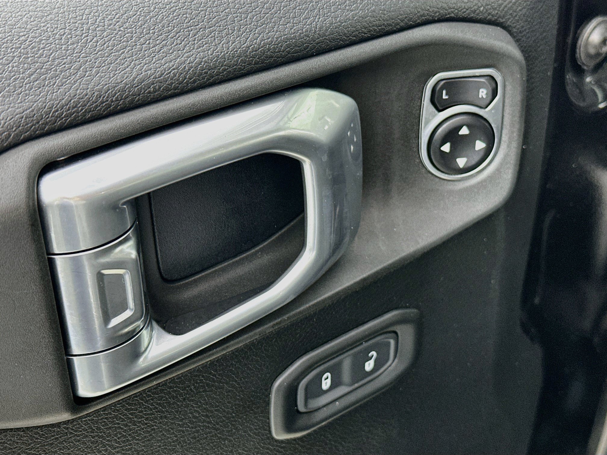 Used 2020 Jeep Wrangler Unlimited Sport S AWD/4WD image 17