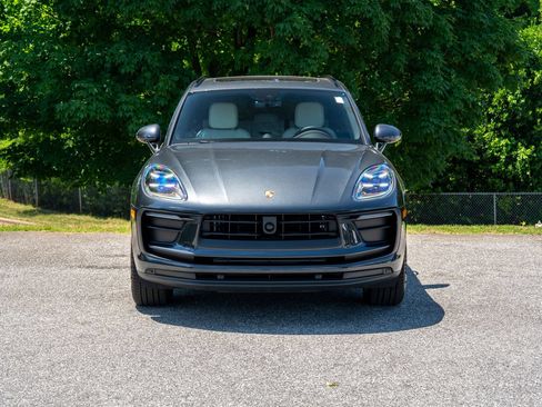 Certified 2025 Porsche Macan AWD/4WD image 10