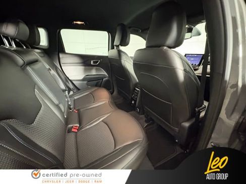 Used 2023 Jeep Compass Latitude AWD/4WD image 9