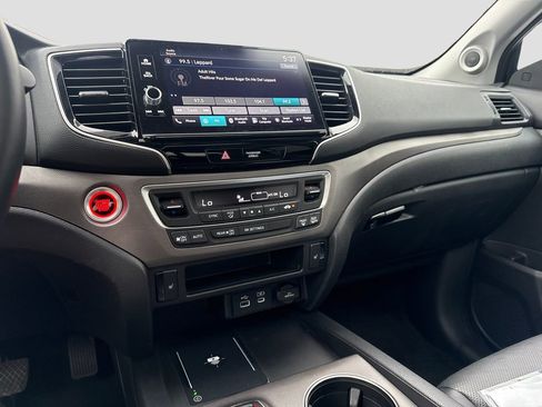 Used 2025 Honda Ridgeline RTL image 11