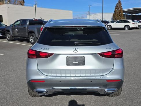 Used 2025 Mercedes-Benz GLA 250 4MATIC image 4