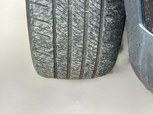 Used 2023 Volvo XC40 B5 Plus AWD/4WD image 43