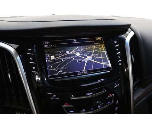 Used 2019 Cadillac Escalade ESV Luxury AWD/4WD image 23