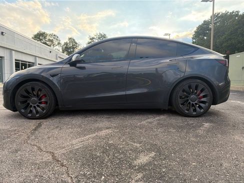 Used 2024 Tesla Model Y Performance AWD/4WD image 3