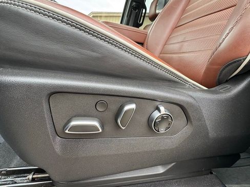 Used 2023 GMC Yukon Denali Ultimate AWD/4WD image 17