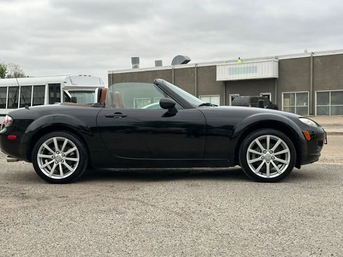 Used 2006 MAZDA MX-5 Miata Grand Touring w/ Premium Pkg image 15