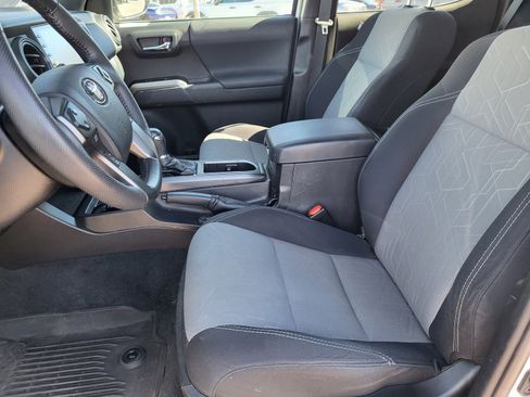 Used 2021 Toyota Tacoma TRD Sport w/ Technology Package image 16