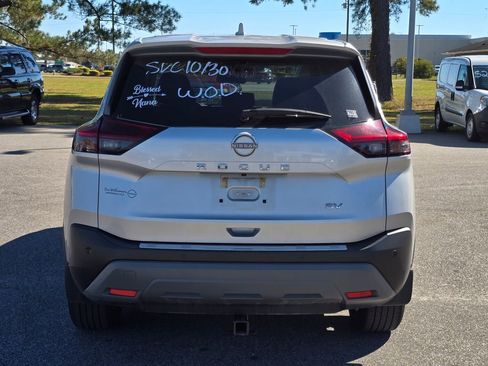 Used 2023 Nissan Rogue SV image 5