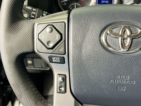 Used 2020 Toyota Tacoma SR5 image 18
