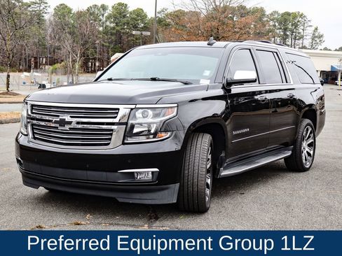Used 2018 Chevrolet Suburban Premier image 3