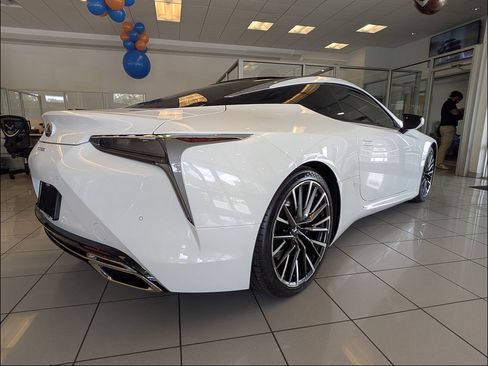 Used 2025 Lexus LC 500 Coupe w/ Dynamic Handling Package RWD image 7