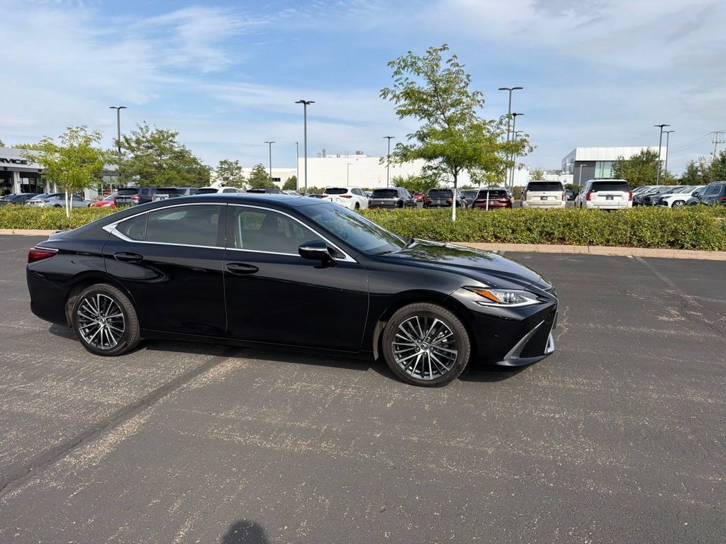 Used 2024 Lexus ES 250 w/ Premium Package AWD/4WD image 18