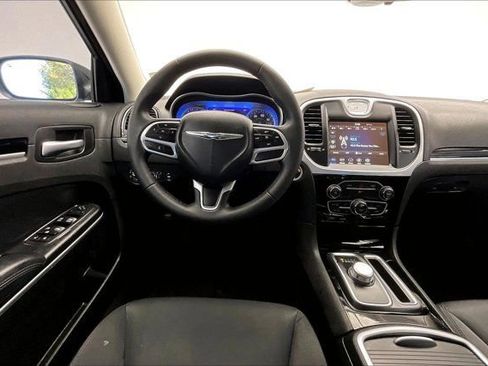Used 2023 Chrysler 300 Touring w/ Sport Appearance Package RWD image 4