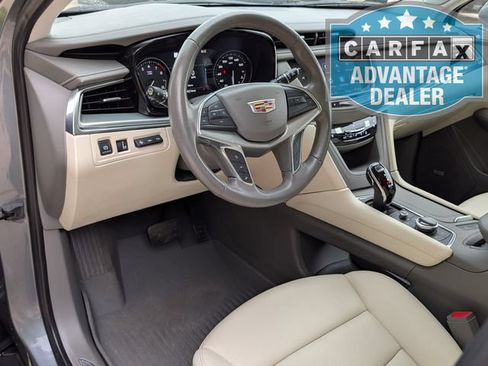 Used 2022 Cadillac XT5 Premium Luxury w/ Technology Package FWD image 5