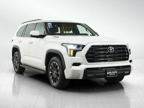 Used 2025 Toyota Sequoia SR5 w/ SR5 Premium Package AWD/4WD image 7