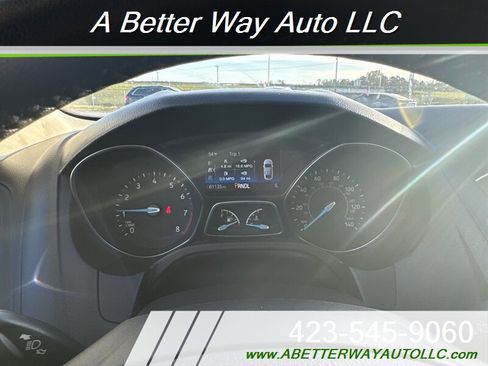 Used 2018 Ford Focus SE w/ Cold Weather Package image 9