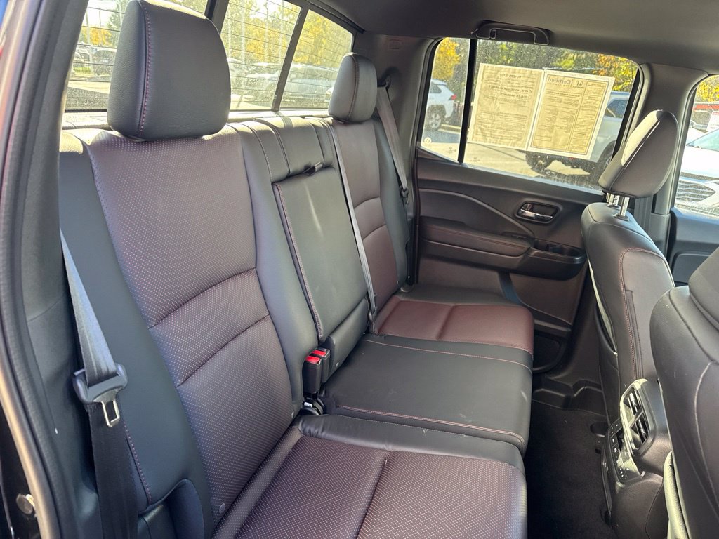 Used 2025 Honda Ridgeline Black Edition image 32