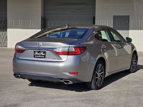 Used 2017 Lexus ES 350 image 9