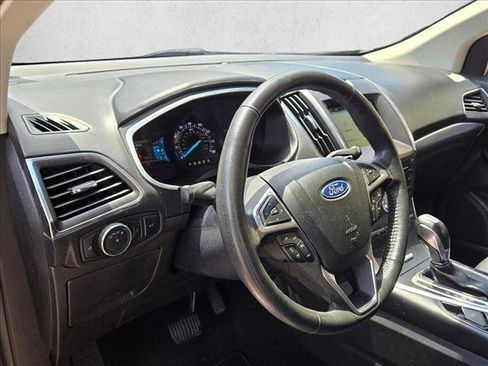 Used 2018 Ford Edge Titanium FWD image 7