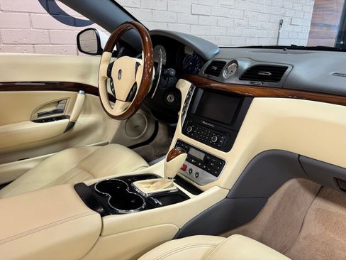Used 2011 Maserati GranTurismo Convertible RWD image 37