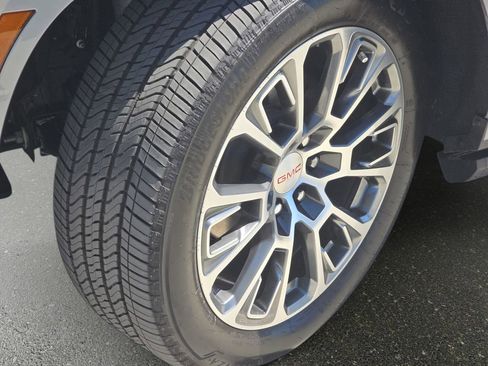 Used 2026 GMC Yukon Denali w/ Denali Reserve Package image 38