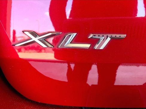 Used 2023 Ford Explorer XLT RWD image 9