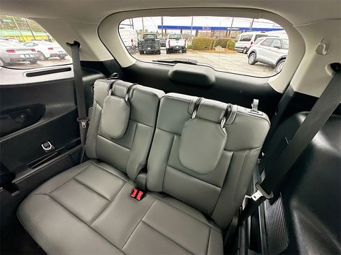 Used 2025 Ford Explorer Active w/ Active Comfort Package image 4