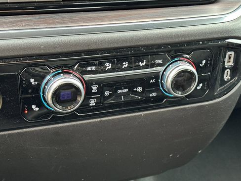 Used 2024 GMC Sierra 1500 SLT image 19